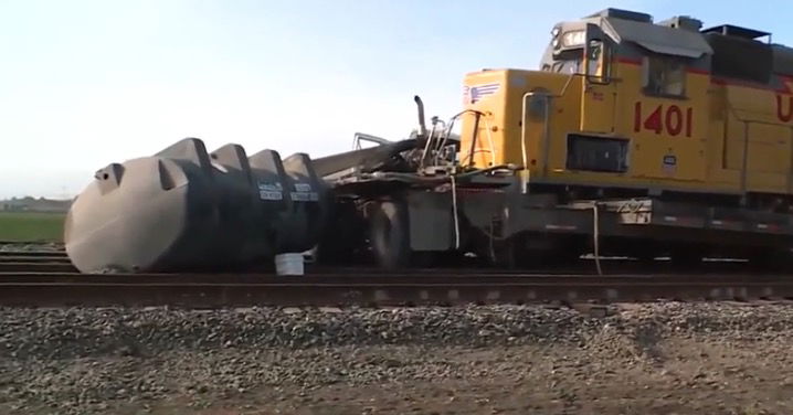 <i>KSBW via CNN Newsource</i><br/>The North County Fire Protection District has informed KSBW 8 of a train-versus-vehicle crash that caused a diesel spill in Royal Oaks. A Union Pacific freight train traveling west towards Pajaro crashed with a tractor-trailer hauling a big container of nonpotable water at around 3:25 at 1124 San Juan Road.