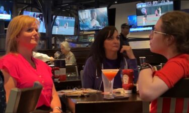 Local LSUS fans gather for impromptu watch-party at Walk-ons Sports Bistreaux.