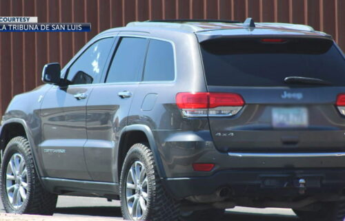 Hombre de Yuma muere en fila fronteriza en San Luis