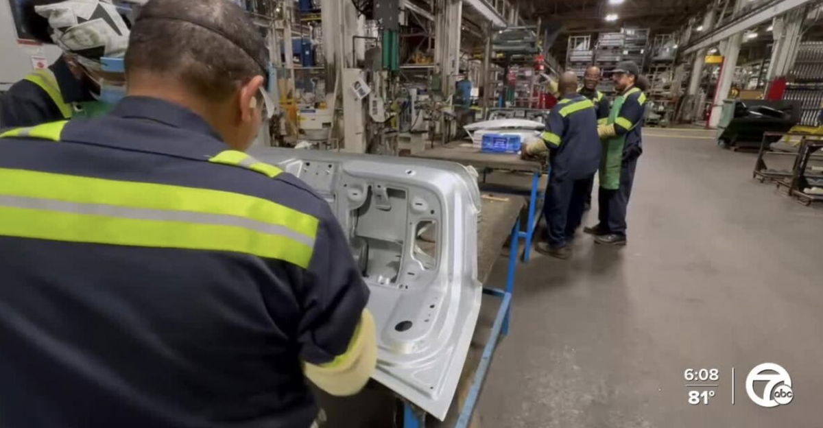 <i>WXYZ via CNN Newsource</i><br/>The State of Michigan is launching a program to streamline the processes for businesses that are working on manufacturing in Michigan.