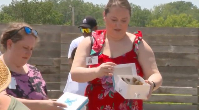 <i>KCCI via CNN Newsource</i><br/>Dozens of people met in Newton on June 22 afternoon to honor their loved ones who have passed this last year and who went through hospice care.