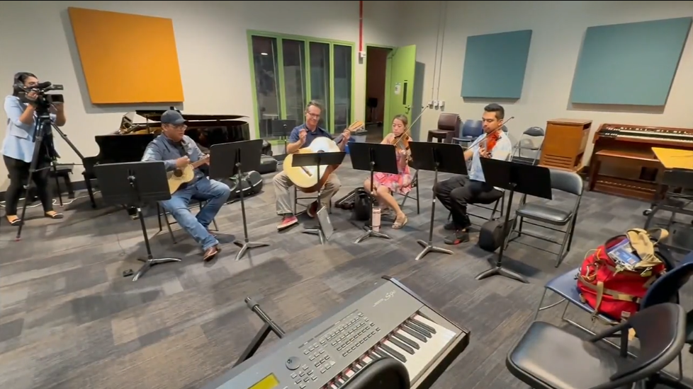 <i>KCNC via CNN Newsource</i><br/>Metropolitan State University of Denver has built a reputation as a school with unique programs. Now there's something new for people with an interest in music and culture: an individualized degree program in mariachi performance and culture.