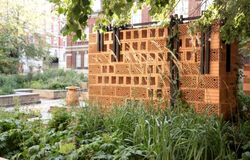 The Pollinator Pathmaker at the Serpentine in London is a living sculpture made of plants.