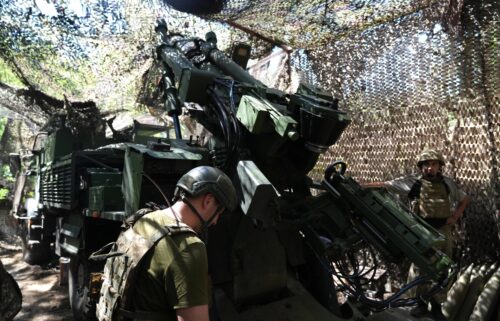 Ukrainian soldiers fire shells on July 20