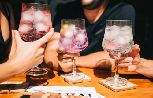 Historian Jonathan Rees says ice in drinks is "very much an American thing.”