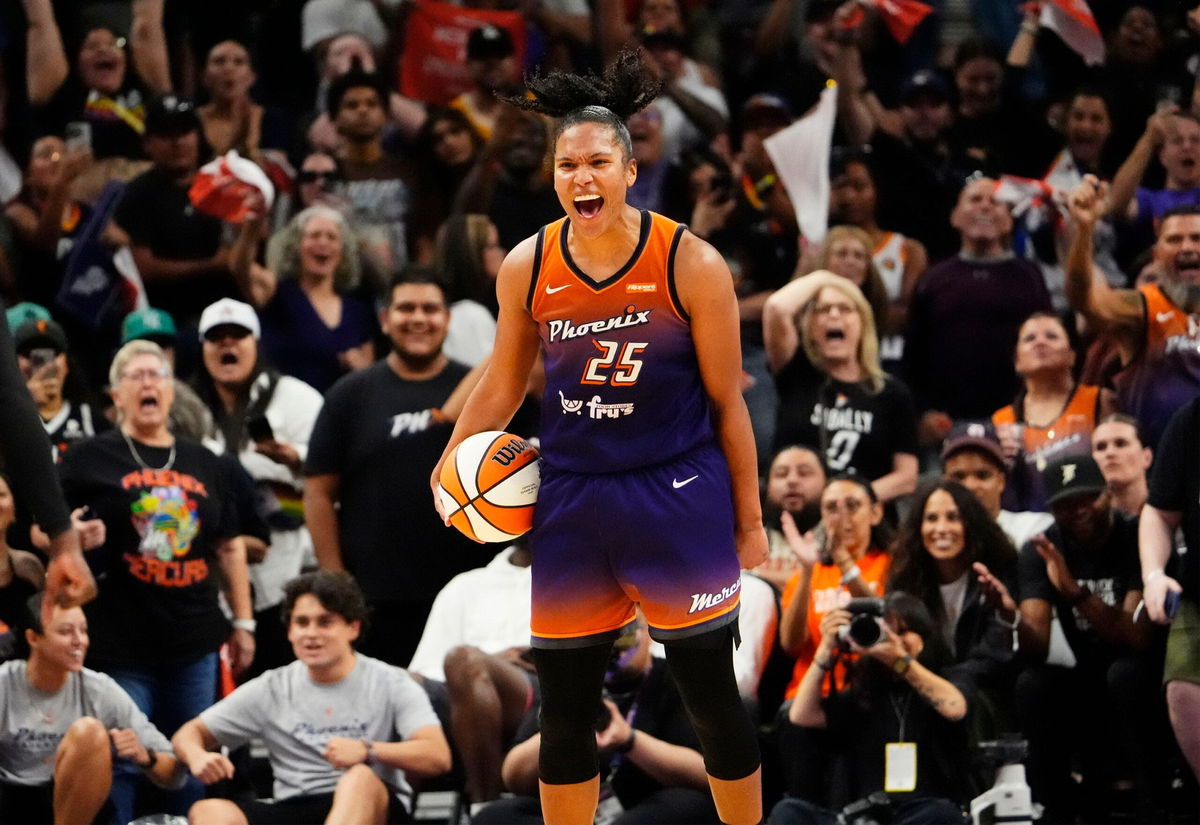 <i>Rob Schumacher/The Republic/USA TODAY NETWORK/Imagn via CNN Newsource</i><br/>Alyssa Thomas secured the Phoenix Mercury's 79-73 victory over the New York Liberty.